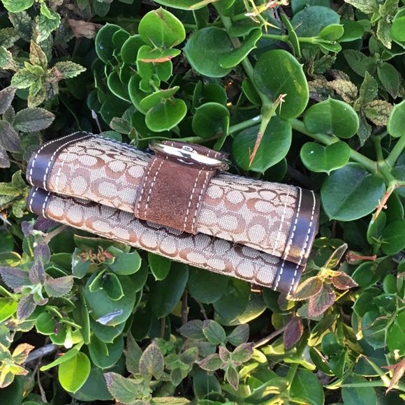 SOLD 🎁🎁🎁🎁🎁Trifold Coach Wallet - Picture 3 of 13